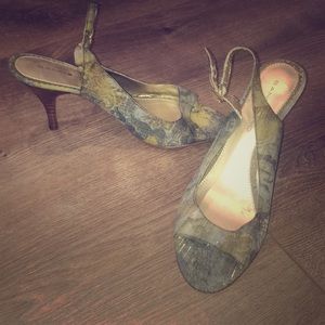 Bandolino watercolor heels 6.5